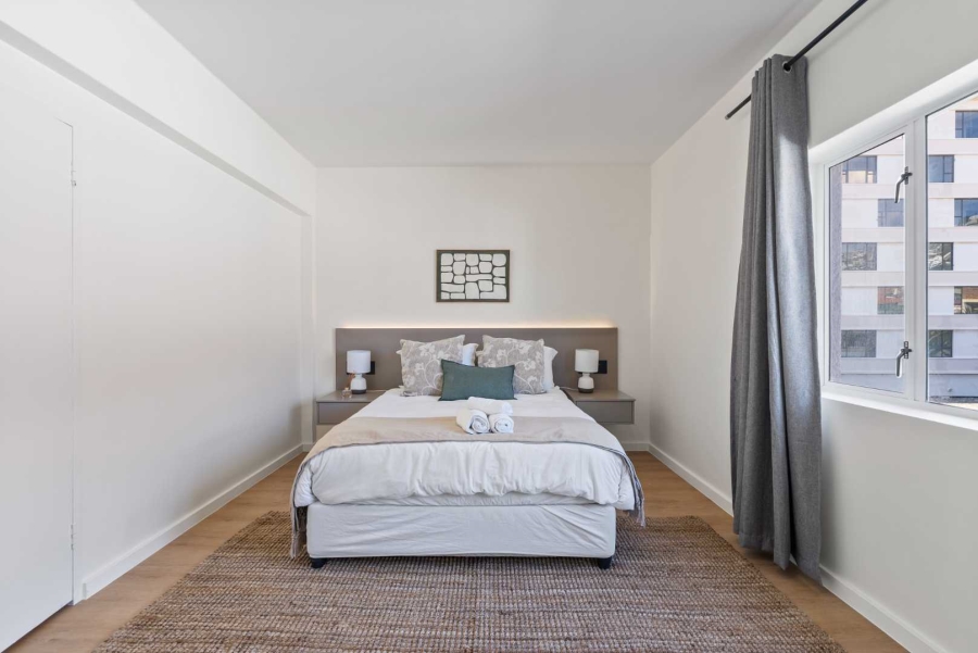 2 Bedroom Property for Sale in Sea Point Western Cape